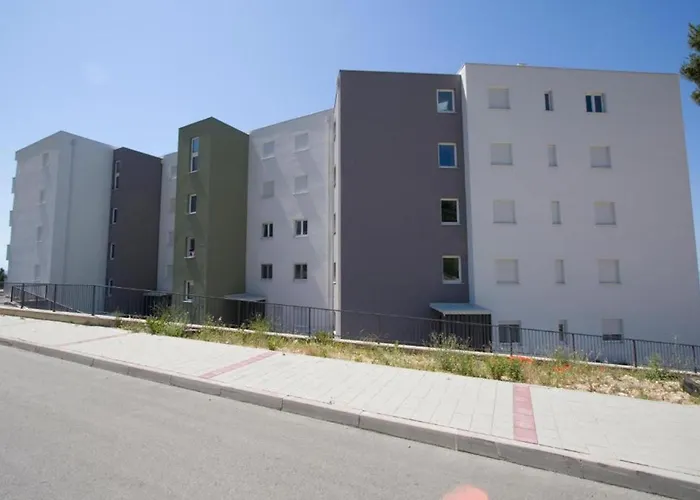 Luxury Apartments Sunny Side